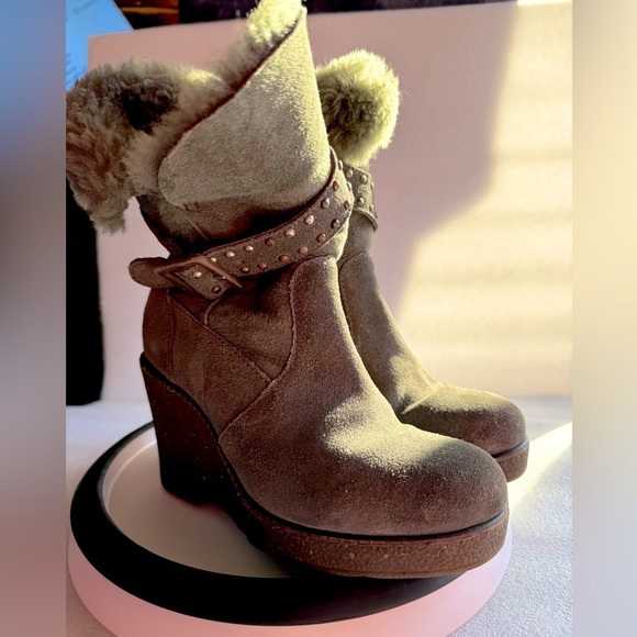 Emu Heighton Lo Sheepskin Boots 5 Green Wedge Women’s Winter Boots Australian - Picture 1 of 14